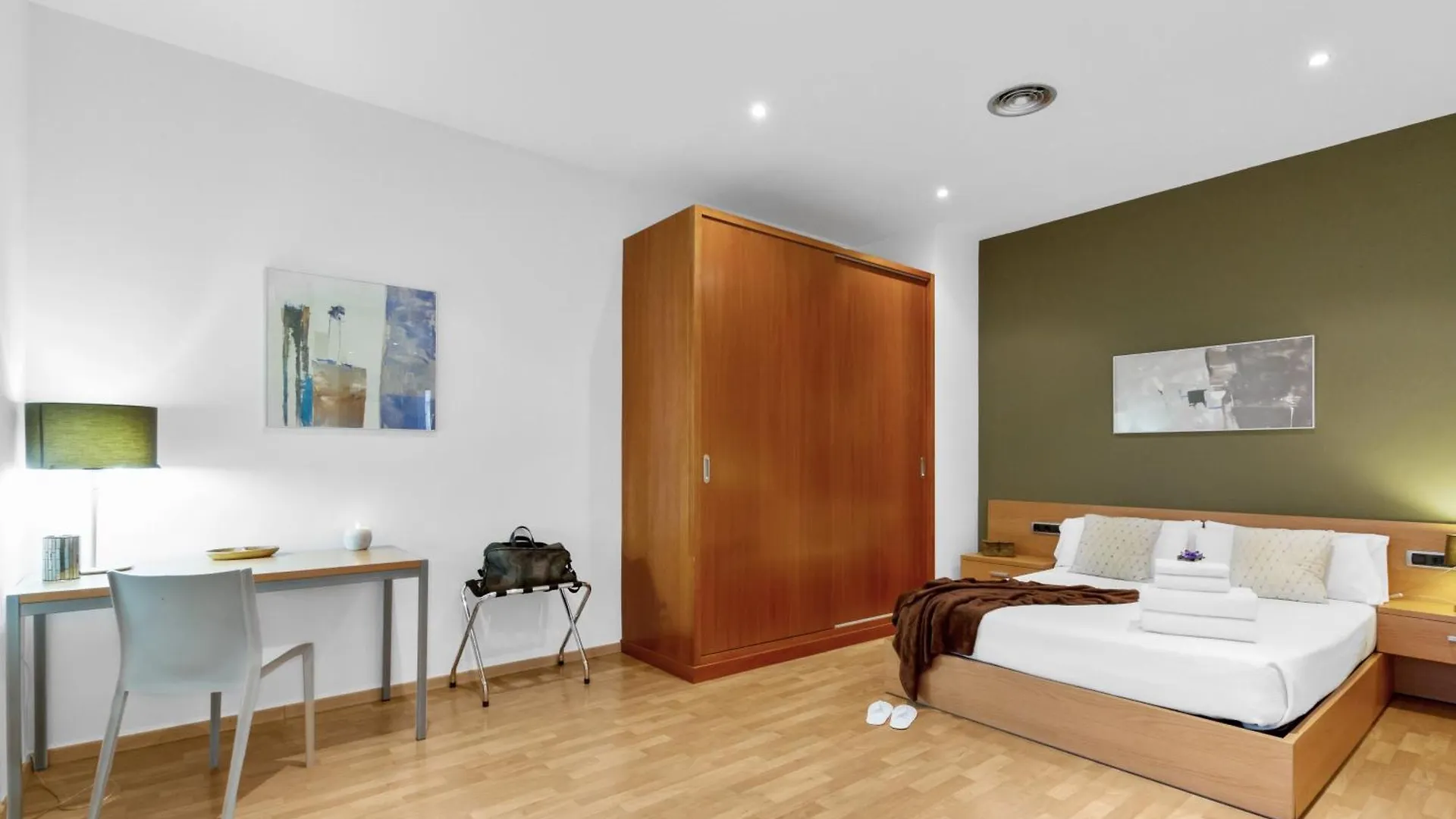 Fisa Rentals Ramblas Apartments Barcelona