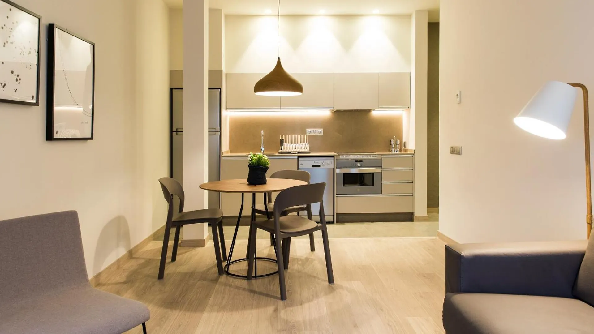 Fisa Rentals Ramblas Apartments Barcelona