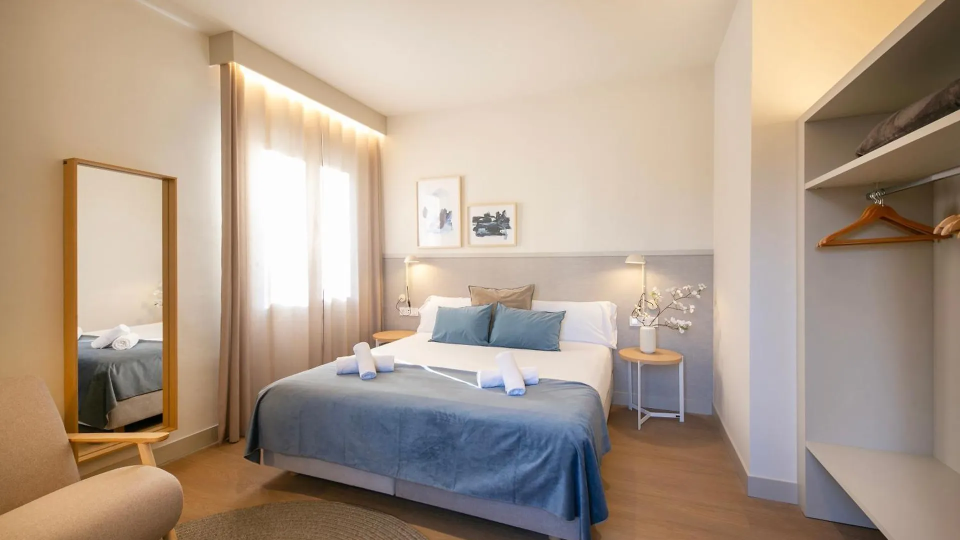 Fisa Rentals Ramblas Apartments Barcelona