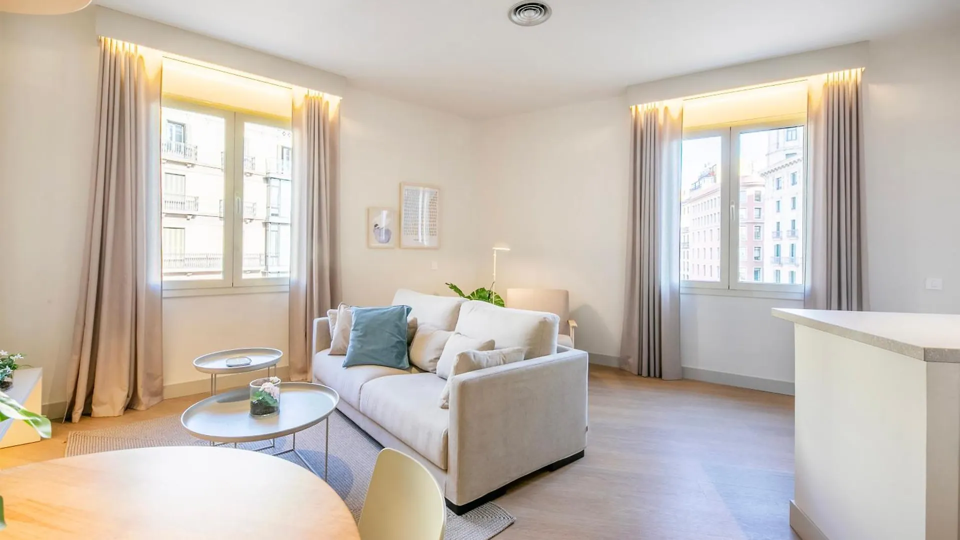 Fisa Rentals Ramblas Apartments contacts