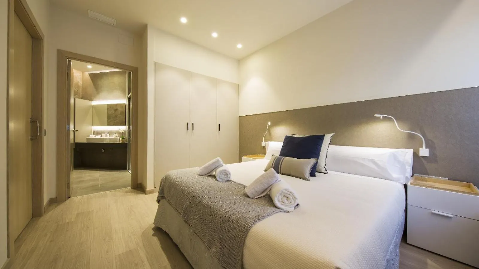 Fisa Rentals Ramblas Apartments Barcelona 0*,