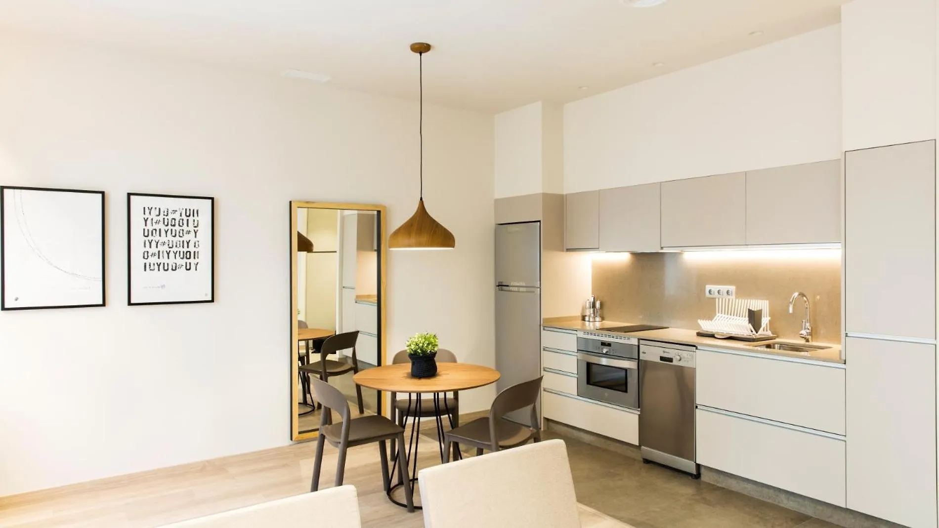 Fisa Rentals Ramblas Apartments Barcelona