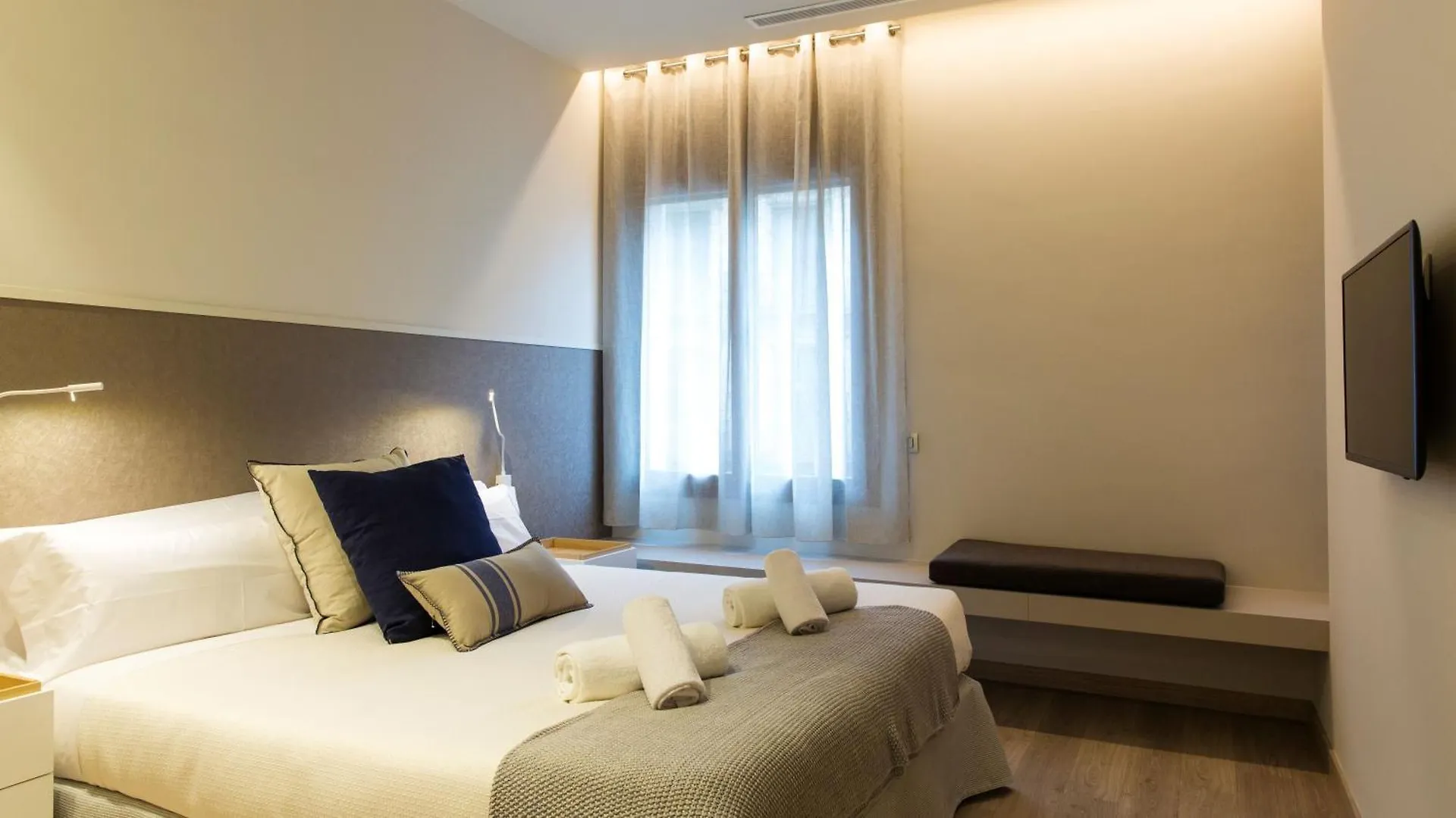 Fisa Rentals Ramblas Apartments Barcelona