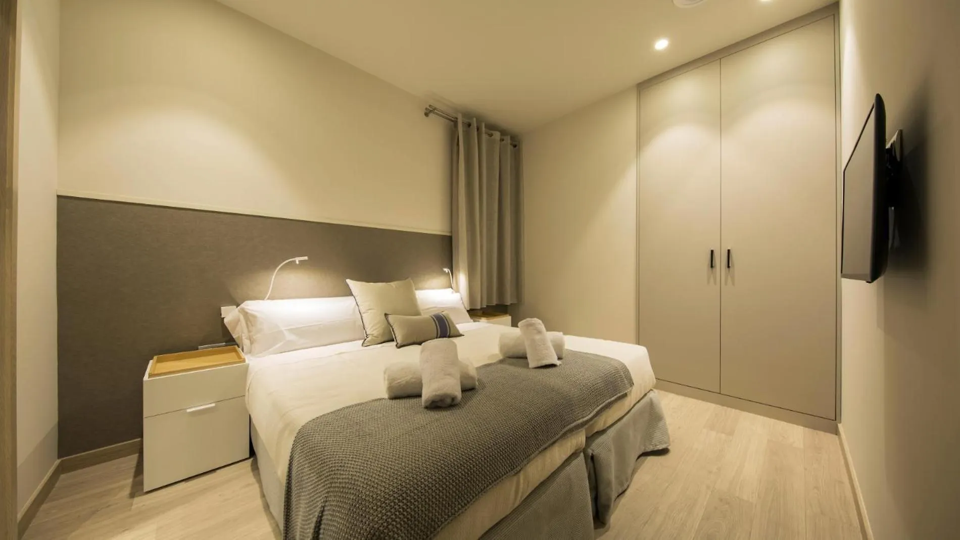 Fisa Rentals Ramblas Apartments Barcelona 0*,