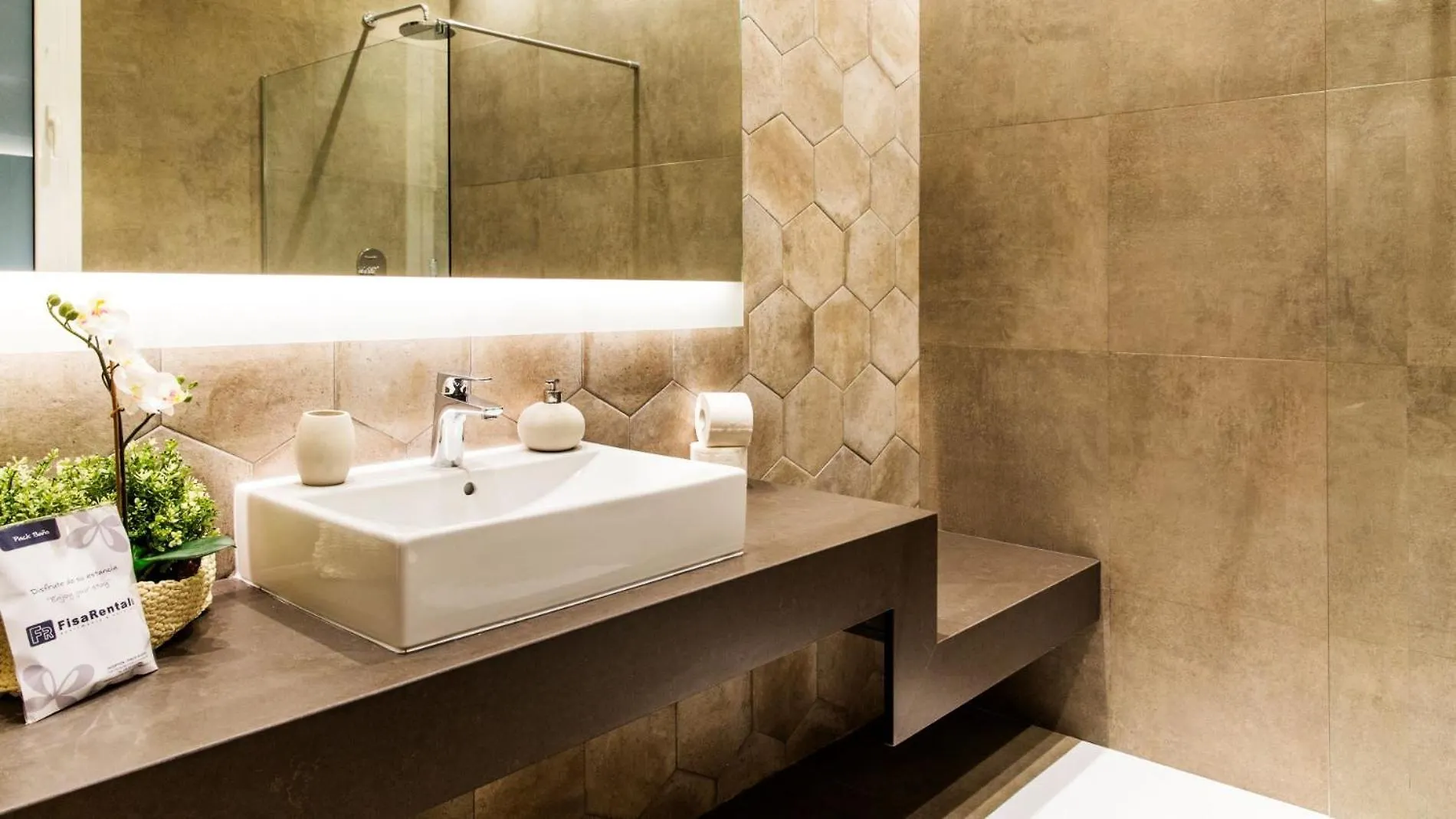 Fisa Rentals Ramblas Apartments Barcelona