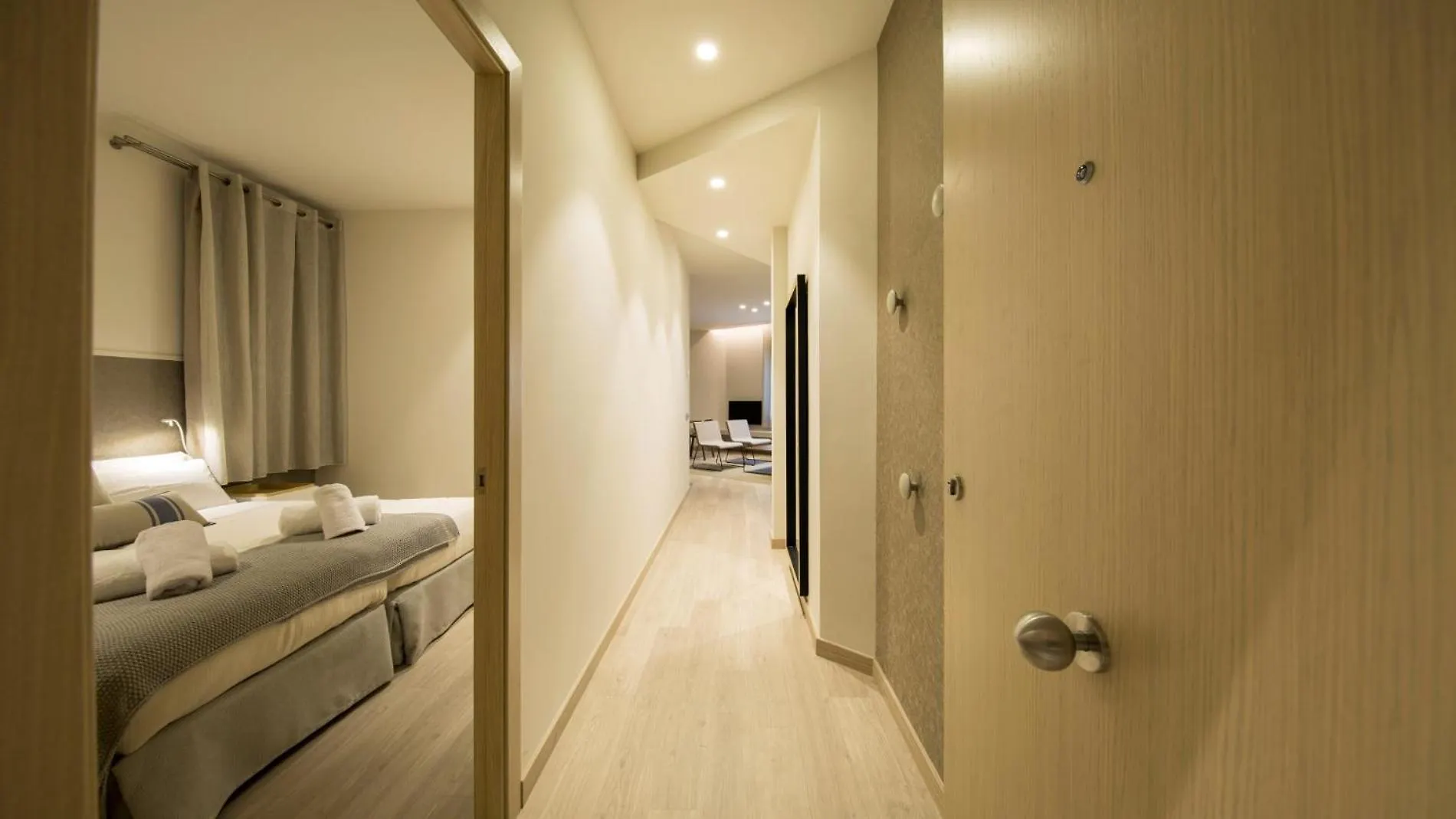 Fisa Rentals Ramblas Apartments Barcelona