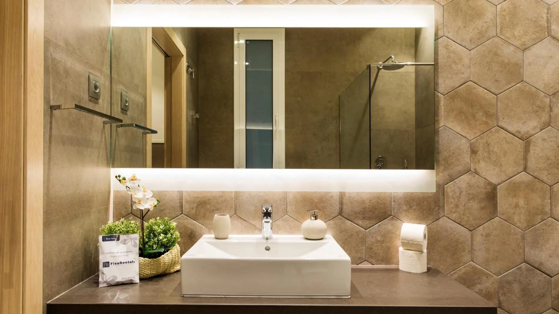 Fisa Rentals Ramblas Apartments Barcelona