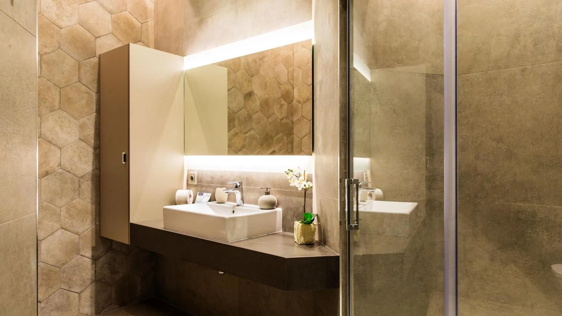 Fisa Rentals Ramblas Apartments Barcelona